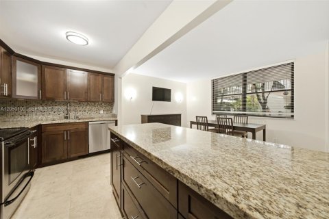 Copropriété à vendre à Aventura, Floride: 3 chambres, 129.69 m2 № 2192501 - photo 4