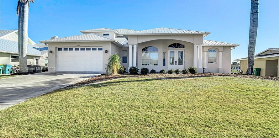 House in Port Charlotte, Florida 5 bedrooms № 1707216