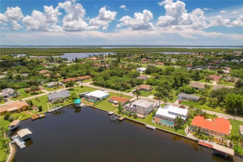 House in Port Charlotte, Florida 5 bedrooms № 1707216 - photo 14