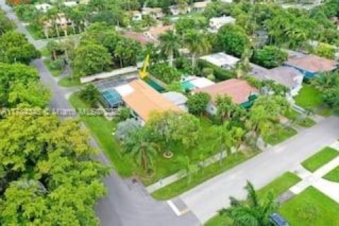 Casa en venta en Hollywood, Florida, 4 dormitorios, 146.97 m2 № 1862494 - foto 3