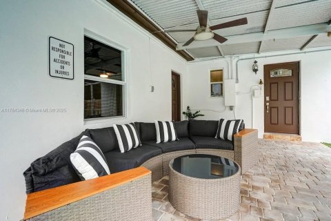 Casa en venta en Hollywood, Florida, 4 dormitorios, 146.97 m2 № 1862494 - foto 9