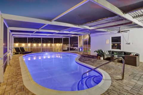 Casa en venta en Hollywood, Florida, 4 dormitorios, 146.97 m2 № 1862494 - foto 2