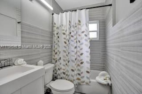 Casa en venta en Hollywood, Florida, 4 dormitorios, 146.97 m2 № 1862494 - foto 13