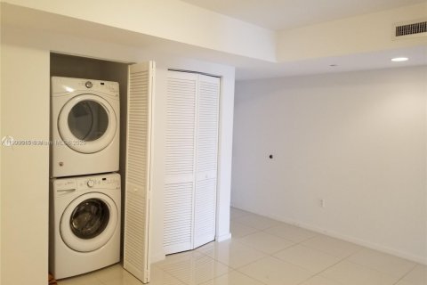 Copropriété à louer à Doral, Floride: 1 chambre, 72.19 m2 № 1964734 - photo 13