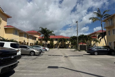 Condo in North Miami Beach, Florida, 3 bedrooms  № 2052944 - photo 5