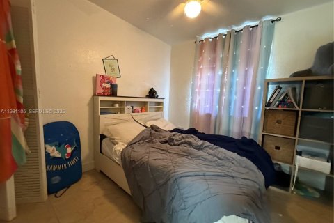 Condo in North Miami Beach, Florida, 3 bedrooms  № 2052944 - photo 17