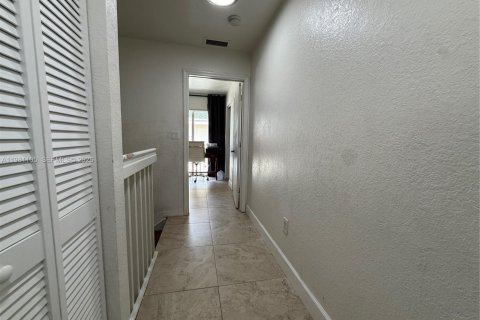 Condo in North Miami Beach, Florida, 3 bedrooms  № 2052944 - photo 14