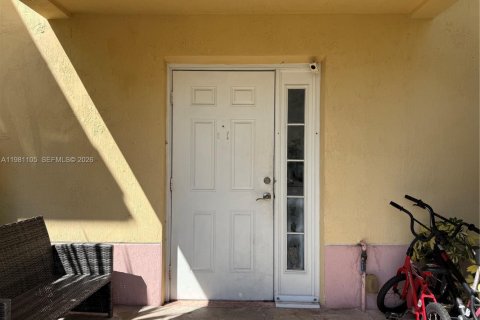 Condo in North Miami Beach, Florida, 3 bedrooms  № 2052944 - photo 8