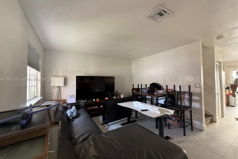 Condo in North Miami Beach, Florida, 3 bedrooms  № 2052944 - photo 26