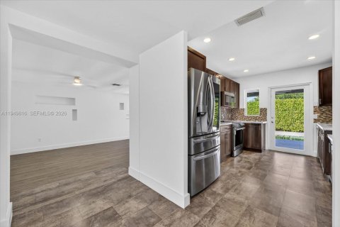 Casa en venta en Miami, Florida, 4 dormitorios, 203.64 m2 № 2006390 - foto 8
