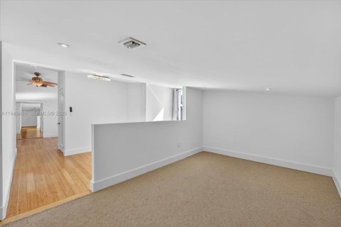 Casa en venta en Miami, Florida, 4 dormitorios, 203.64 m2 № 2006390 - foto 20