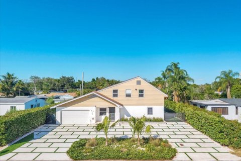 Casa en venta en Miami, Florida, 4 dormitorios, 203.64 m2 № 2006390 - foto 2