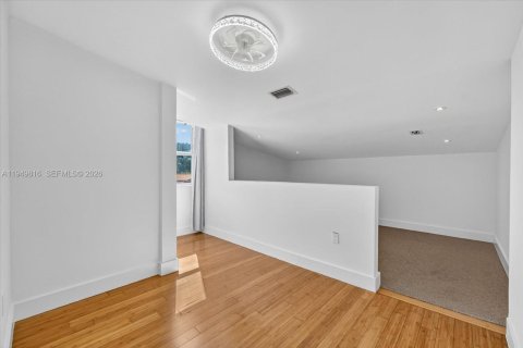 Casa en venta en Miami, Florida, 4 dormitorios, 203.64 m2 № 2006390 - foto 21