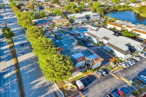 Copropriété à vendre à Miami, Floride: 2 chambres, 92.9 m2 № 1707226 - photo 28
