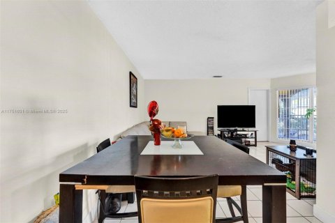 Copropriété à vendre à Miami, Floride: 2 chambres, 92.9 m2 № 1707226 - photo 8