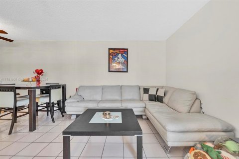 Copropriété à vendre à Miami, Floride: 2 chambres, 92.9 m2 № 1707226 - photo 6