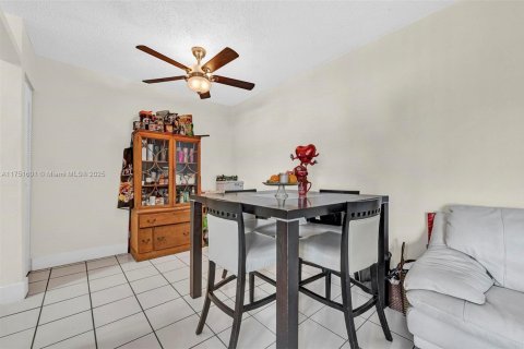 Copropriété à vendre à Miami, Floride: 2 chambres, 92.9 m2 № 1707226 - photo 7