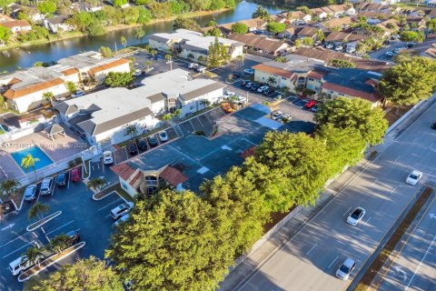 Copropriété à vendre à Miami, Floride: 2 chambres, 92.9 m2 № 1707226 - photo 29