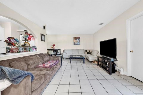 Copropriété à vendre à Miami, Floride: 2 chambres, 92.9 m2 № 1707226 - photo 4