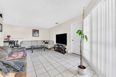 Copropriété à vendre à Miami, Floride: 2 chambres, 92.9 m2 № 1707226 - photo 27