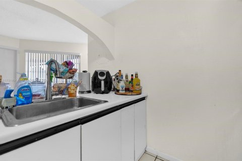 Copropriété à vendre à Miami, Floride: 2 chambres, 92.9 m2 № 1707226 - photo 20