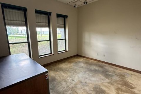Immobilier commercial à louer à Ocala, Floride № 2107484 - photo 11