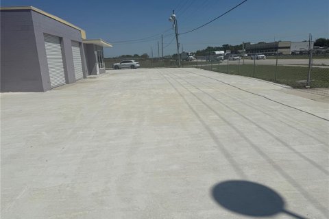 Propiedad comercial en alquiler en Lake Wales, Florida, 124.86 m2 № 1866748 - foto 4
