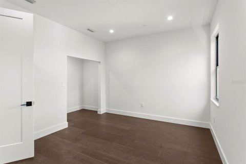Townhouse in Tampa, Florida 3 bedrooms, 200.67 sq.m. № 1636862 - photo 8