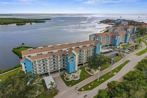 Condo à Port Richey, Floride, 2 chambres  № 2363192
