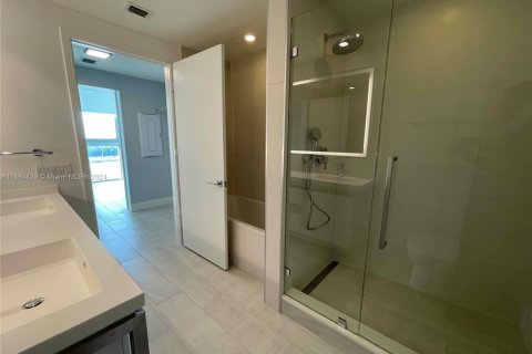 Copropriété à vendre à Sunrise, Floride: 2 chambres, 89.93 m2 № 1985468 - photo 16