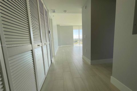 Copropriété à vendre à Sunrise, Floride: 2 chambres, 89.93 m2 № 1985468 - photo 5