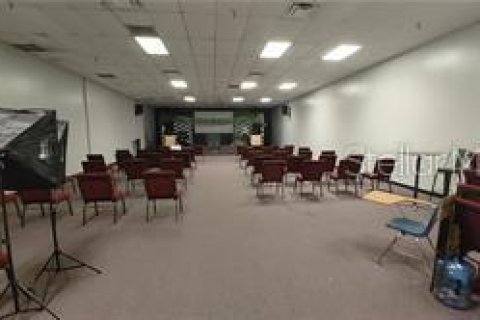 Immobilier commercial à vendre à Sanford, Floride: 473.8 m2 № 242911 - photo 3