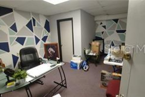 Immobilier commercial à vendre à Sanford, Floride: 473.8 m2 № 242911 - photo 10