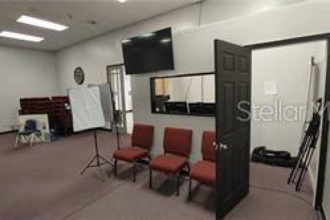 Immobilier commercial à vendre à Sanford, Floride: 473.8 m2 № 242911 - photo 16