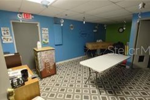 Immobilier commercial à vendre à Sanford, Floride: 473.8 m2 № 242911 - photo 11