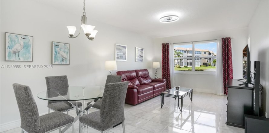 Кондоминиум с 1 спальней в Лодердейл-Лейкс, Флорида № 1996986