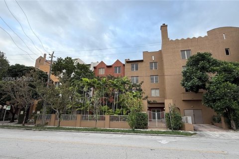 Студия в кондо в Майами, Флорида № 2003827