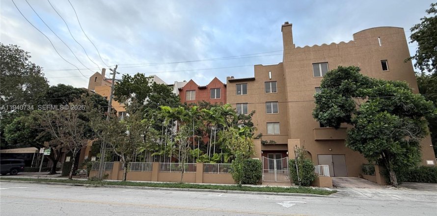 Студия в кондо в Майами, Флорида № 2003827