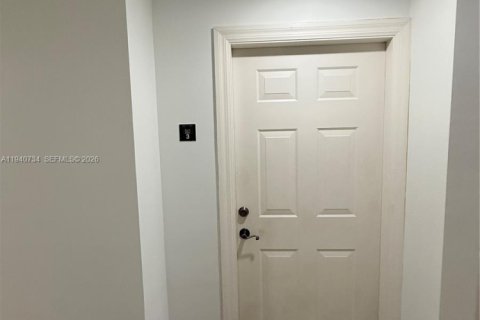 Снять в аренду кондоминиум в Майами, Флорида 44.78м2, № 2003827 - фото 5