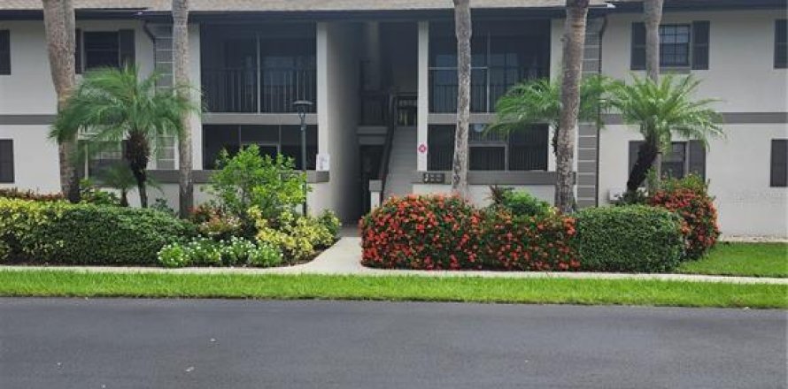 Condominio en Port Charlotte, Florida, 2 dormitorios № 1904622