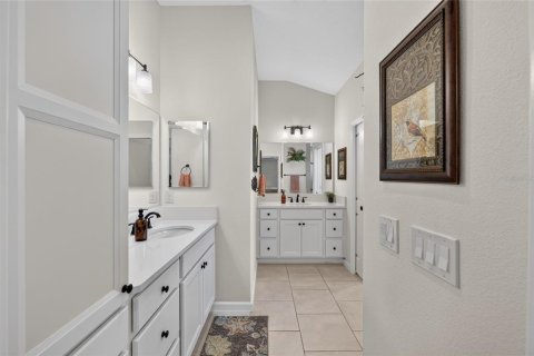 House in The Villages, Florida 3 bedrooms, 190.54 sq.m. № 2227224 - photo 16