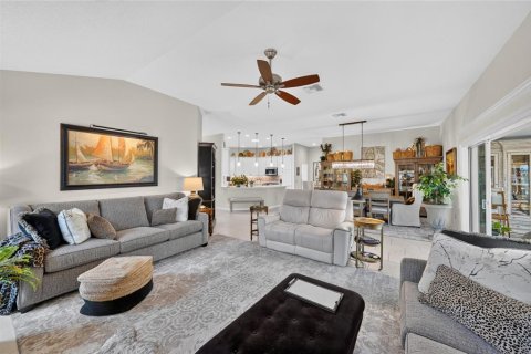 House in The Villages, Florida 3 bedrooms, 190.54 sq.m. № 2227224 - photo 6