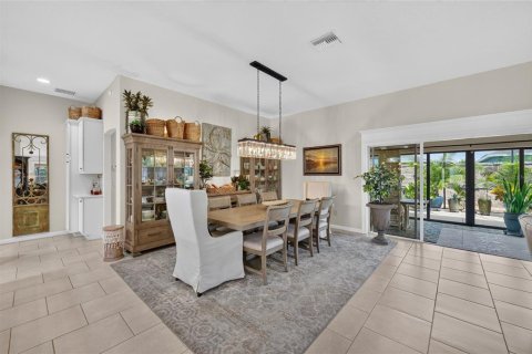 House in The Villages, Florida 3 bedrooms, 190.54 sq.m. № 2227224 - photo 7