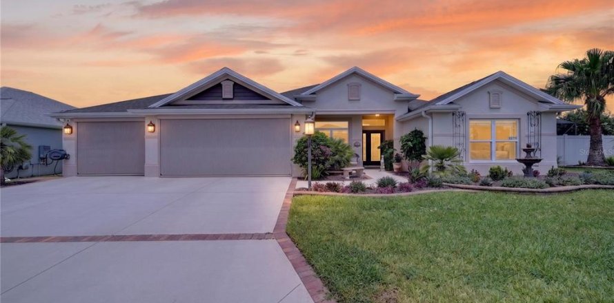 House in The Villages, Florida 3 bedrooms, 190.54 sq.m. № 2227224