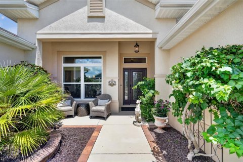 House in The Villages, Florida 3 bedrooms, 190.54 sq.m. № 2227224 - photo 3
