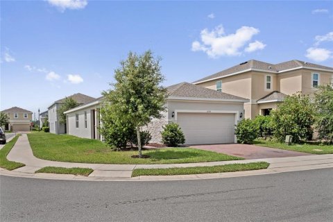 House in Davenport, Florida 4 bedrooms, 138.89 sq.m. № 2378074 - photo 2