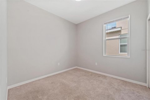 House in Davenport, Florida 4 bedrooms, 138.89 sq.m. № 2378074 - photo 19