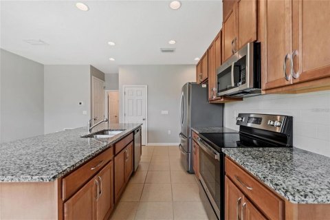 House in Davenport, Florida 4 bedrooms, 138.89 sq.m. № 2378074 - photo 8