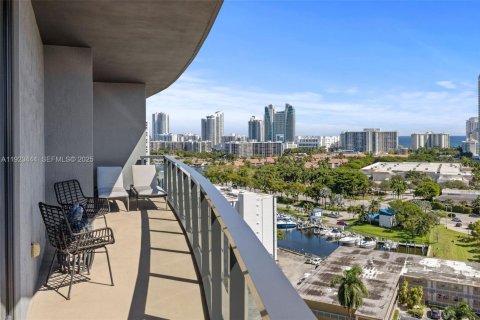 Copropriété à louer à Hallandale Beach, Floride: 3 chambres, 155.52 m2 № 1977461 - photo 9