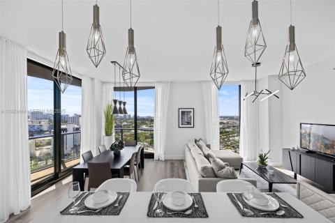 Copropriété à louer à Hallandale Beach, Floride: 3 chambres, 155.52 m2 № 1977461 - photo 5